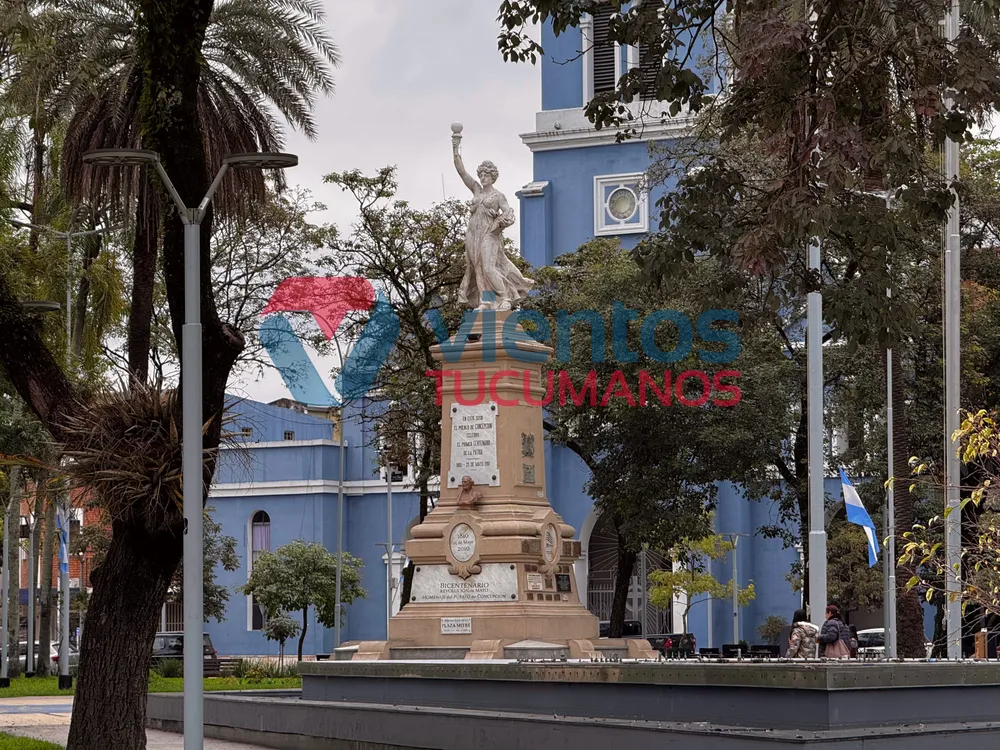 Plaza Mitre estatua Libertad Concepción centro